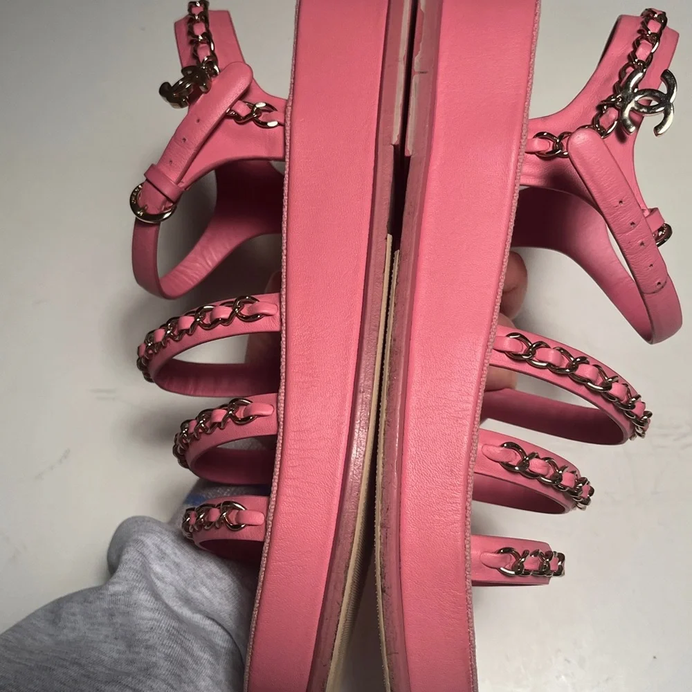 CHANEL Vibrant Pink Leather Sandals - Picture 5 of 8